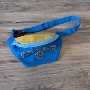 Milwaukee Brewers fanny pack size 9x6x3.5.